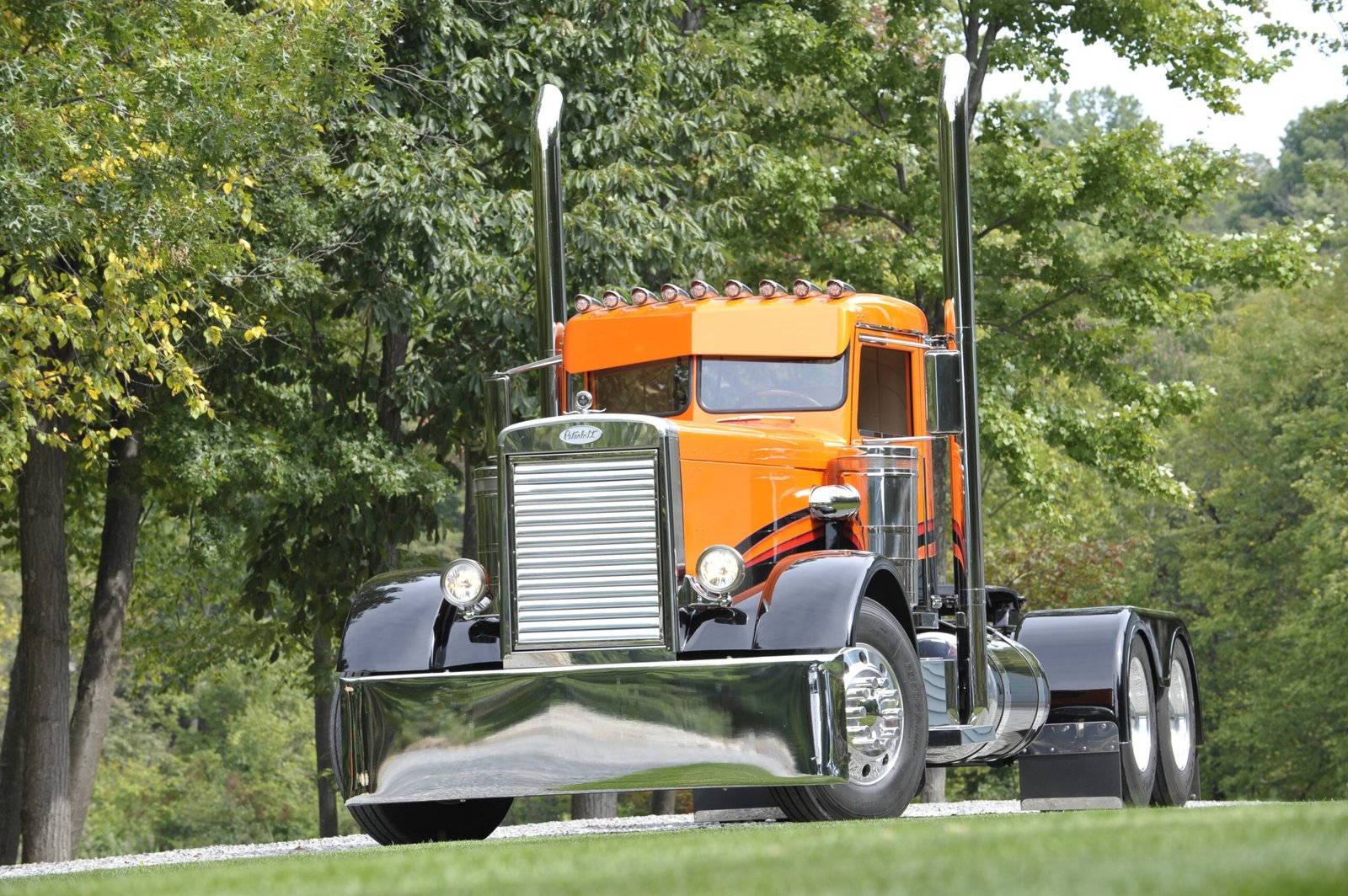 custom big rig Peterbilt Trucks